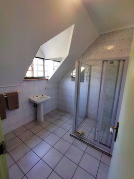 2 bedroom apartment // bathroom with shower
